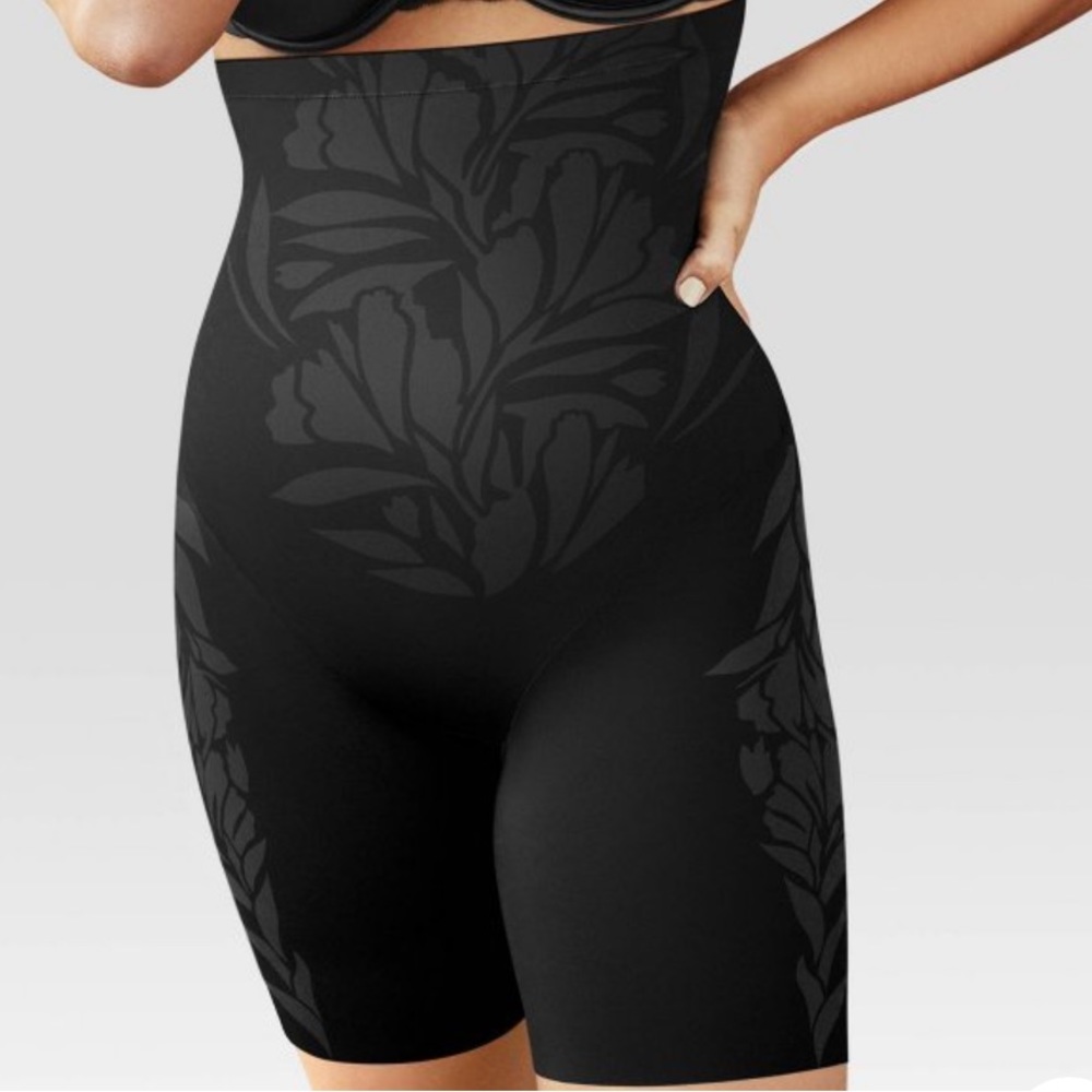 Maidenform Self Expressions Women's
Lycra Fit Sense High-Waist Thigh Slimmer NWT